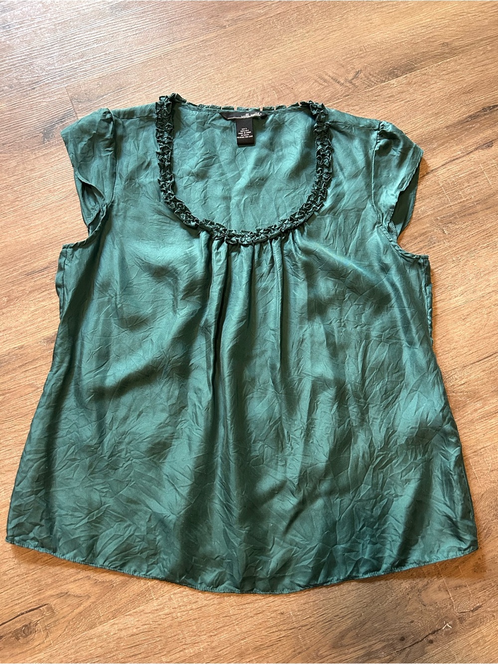 Willi Smith Blouse Womens Size L Deep Green Cap Sleeve Ruffle Scoop Neck Silk